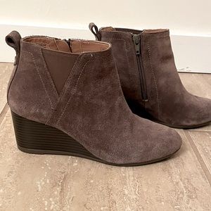 Vionic suede wedge booties
